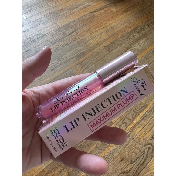 Too Faced Lip Injection Maximum Plump Full size - Picture 1 of 7